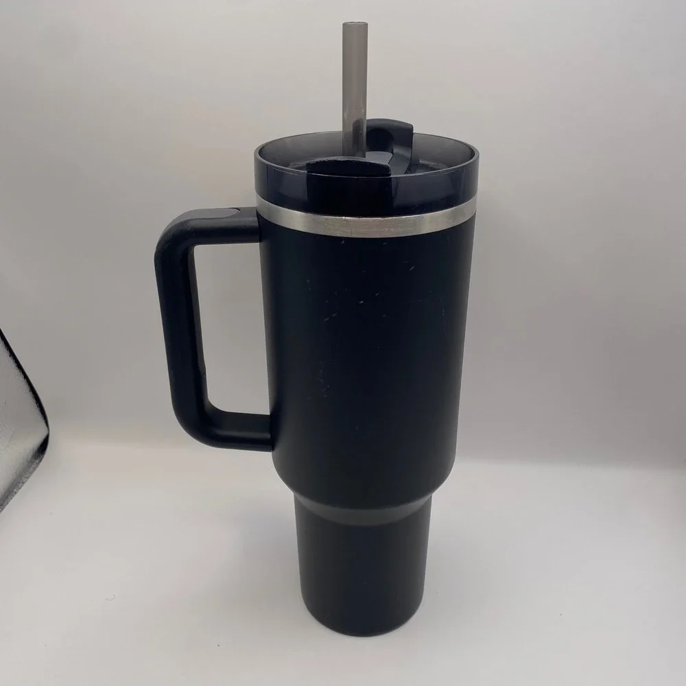 Stanley Adventure Quencher H2.0 FlowState Tumbler 40oz Matte Black Travel Mug - Picture 2 of 6